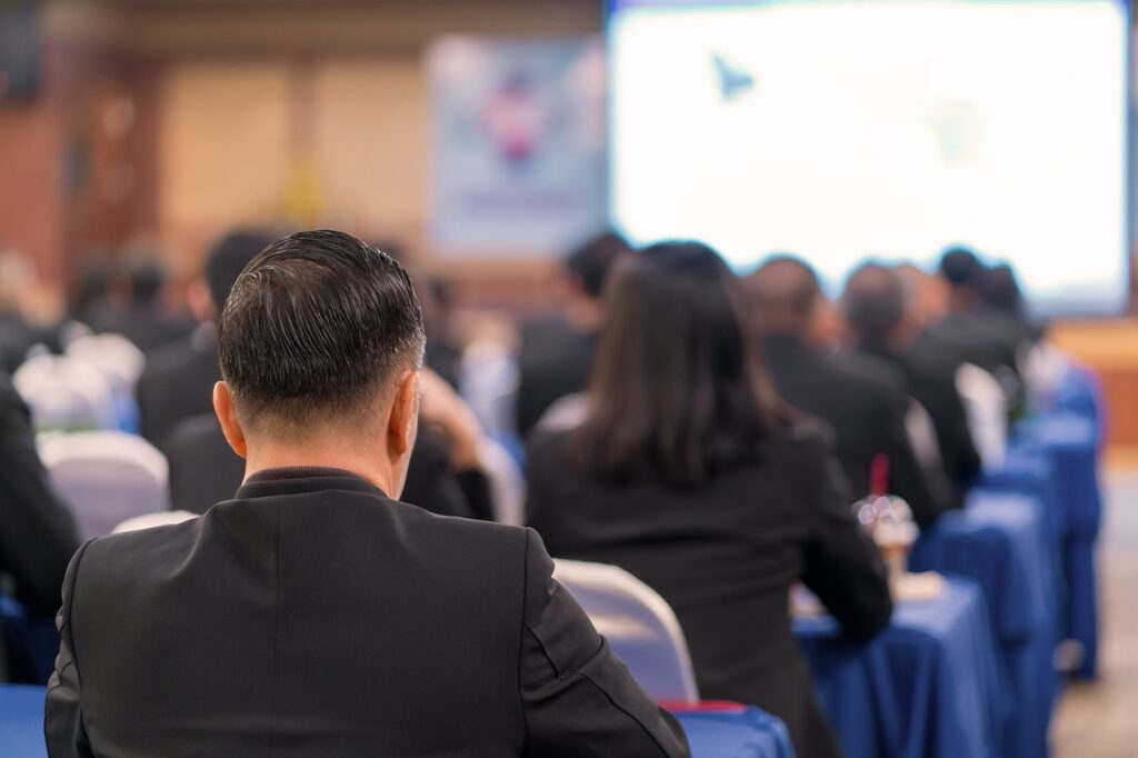 すべての従業員に対して、社会保険や研修といった企業資源を平等に提供