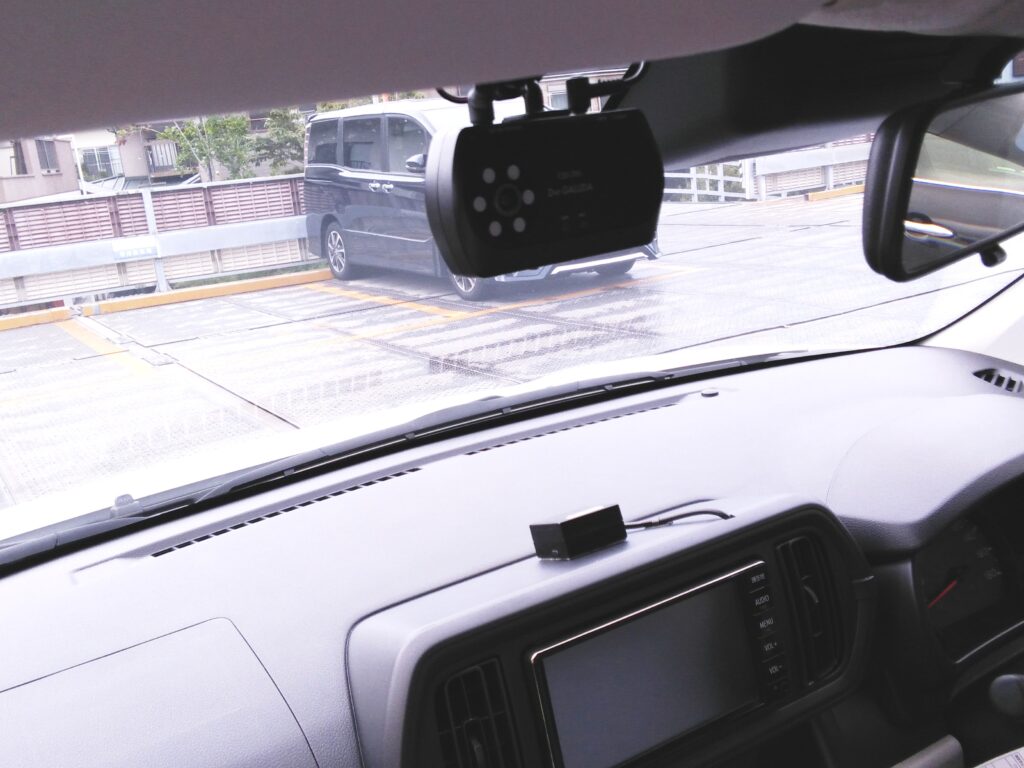 社有車にセーフティーレコーダーを導入しエコ運転の可視化